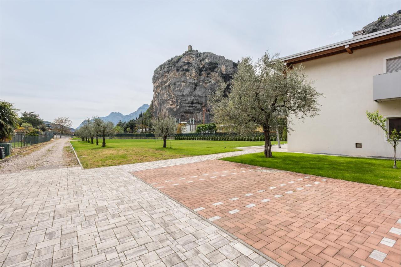 Casa Flavia, Mountains & River Arco Exteriör bild